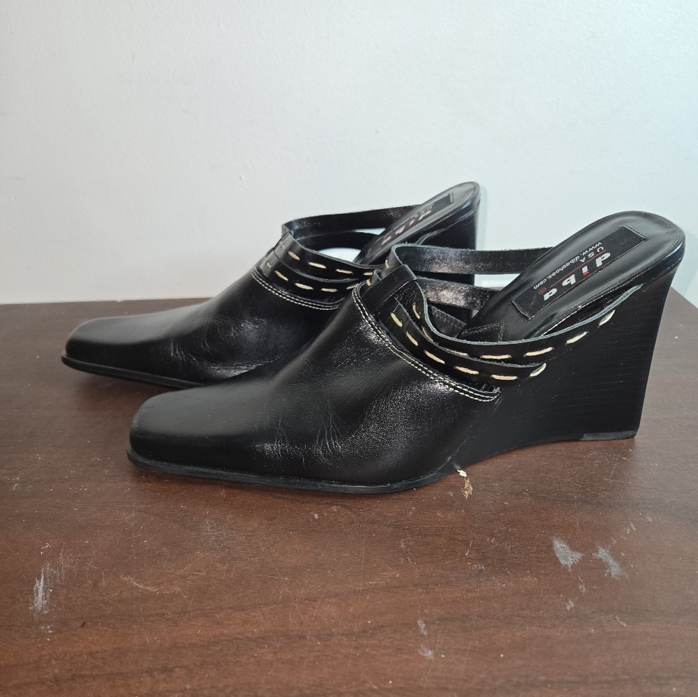 Diba Black Mules Sleek Leather Design